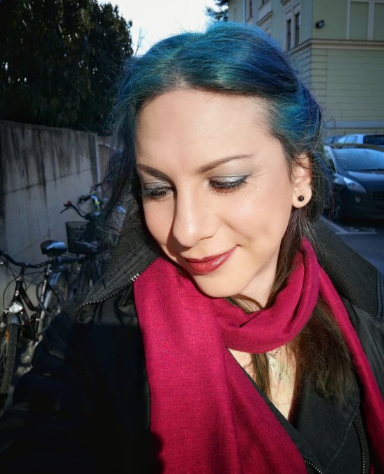 HI! Twitter! Long time no see! 
Here is how I look now. 
Do you like it? https://t.co/riNbOypln3