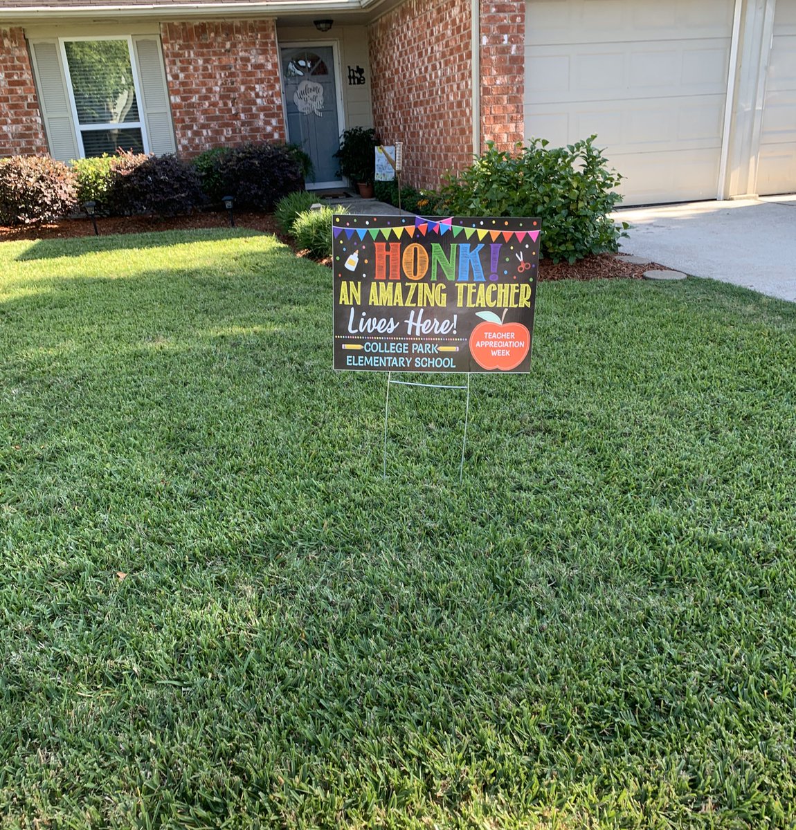 Jackson_CPE's tweet photo. Loving the sign that got put in my yard this morning! #OurFlockRocks https://t.co/cixrJwalLJ