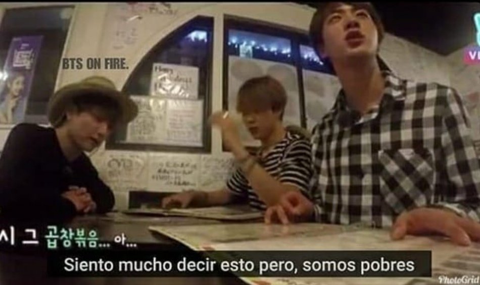 anto_minimoni's tweet photo. Es tan triste JAJJAJAJAJJAJAJA 😂😂😂#AlwaysPoor #ApenasMeAlcanzoParaElMOTS

@BTS_twt https://t.co/ABMgHafo3e