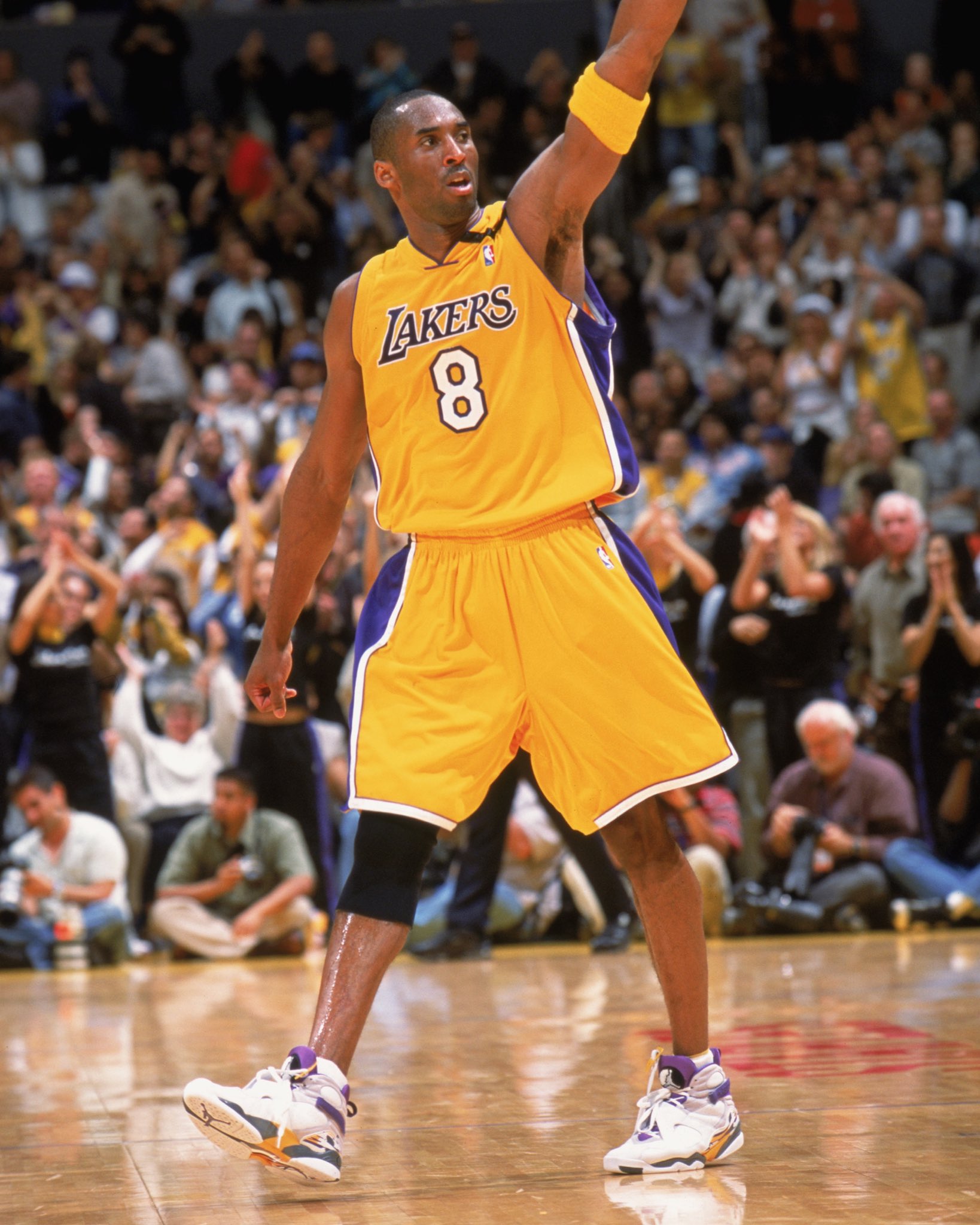 Kobe top wearing jordans