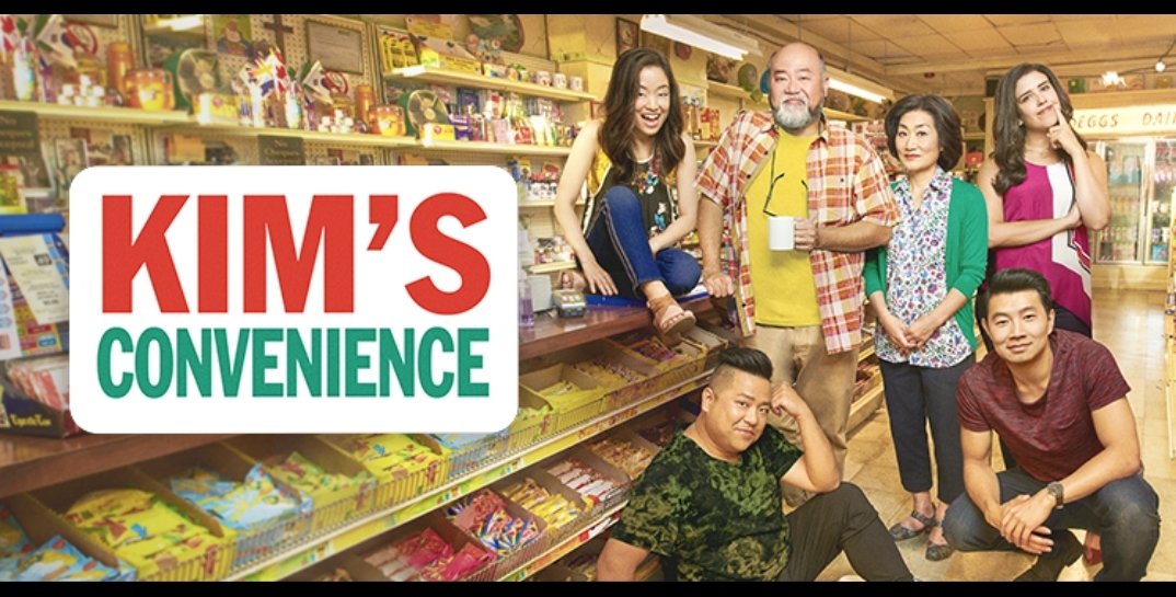 MasinAlfredo's tweet image. In the spirit of Prop Culture, sharing 2 items from tv show @KimsConvenience tht i absolutely treasure: a cast signed script of S1, Ep1 + a cigar prop from S2, Ep2 (Business Award). They are PRICELESS! #PropCulture #kimsconvenience #tvmaking #props 🎬🎥❤