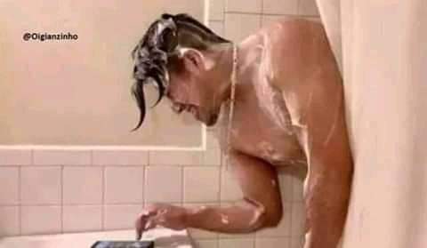 snoopdisse's tweet photo. Eu saindo do banho pra pular o funk de putaria antes da minha mãe me xingar https://t.co/elTZpJTiRN