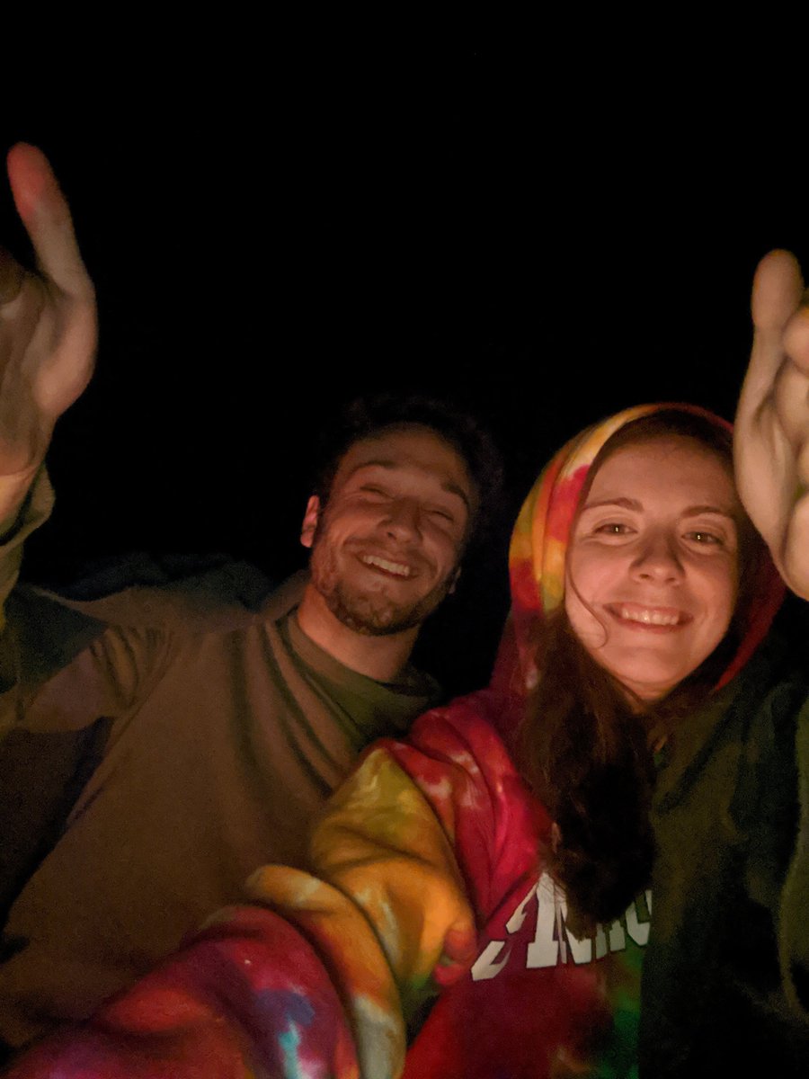 eeeeerriinn's tweet photo. @loopingleonie campfire hugg https://t.co/IsYuq1BX3u