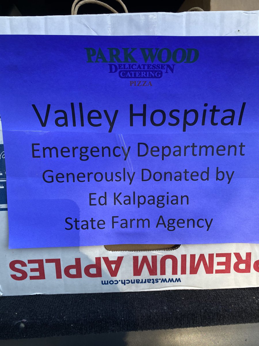 EdKalpagian's tweet photo. Day 3 of giving back to our community had us purchase and delivering dinner for the nursery and ER Staff at Valley Hospital! Let’s give the all some virtual Love & Thanks! #statefarmpayitforward #ourstatefarm #edkalpagianagency #givebacktoyourcommunity https://t.co/YHujX4WYBS