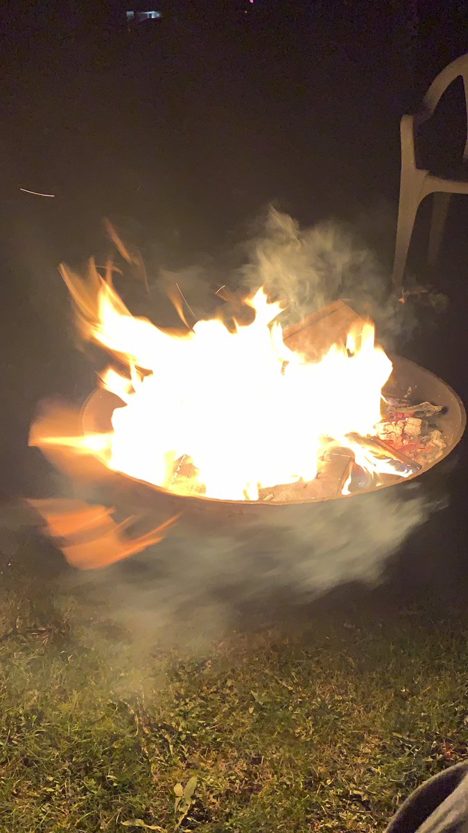 TimothyJohn_H's tweet photo. Beautiful night for a fire! https://t.co/oPc9HDeGun
