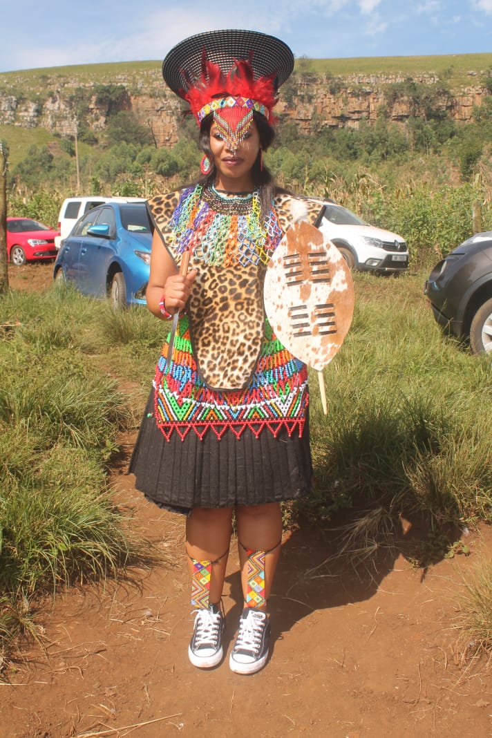 Mhleli_M's tweet photo. @ndhile_dlamini @Siyabashaya My wife killed both the Xhosa and Zulu looks. 

Umembeso (2018) in Frames 1 &amp; 2, Umgcagco (2019) in Framea 3 &amp; 4.

#EmbracingCulture https://t.co/KWCgOh490M