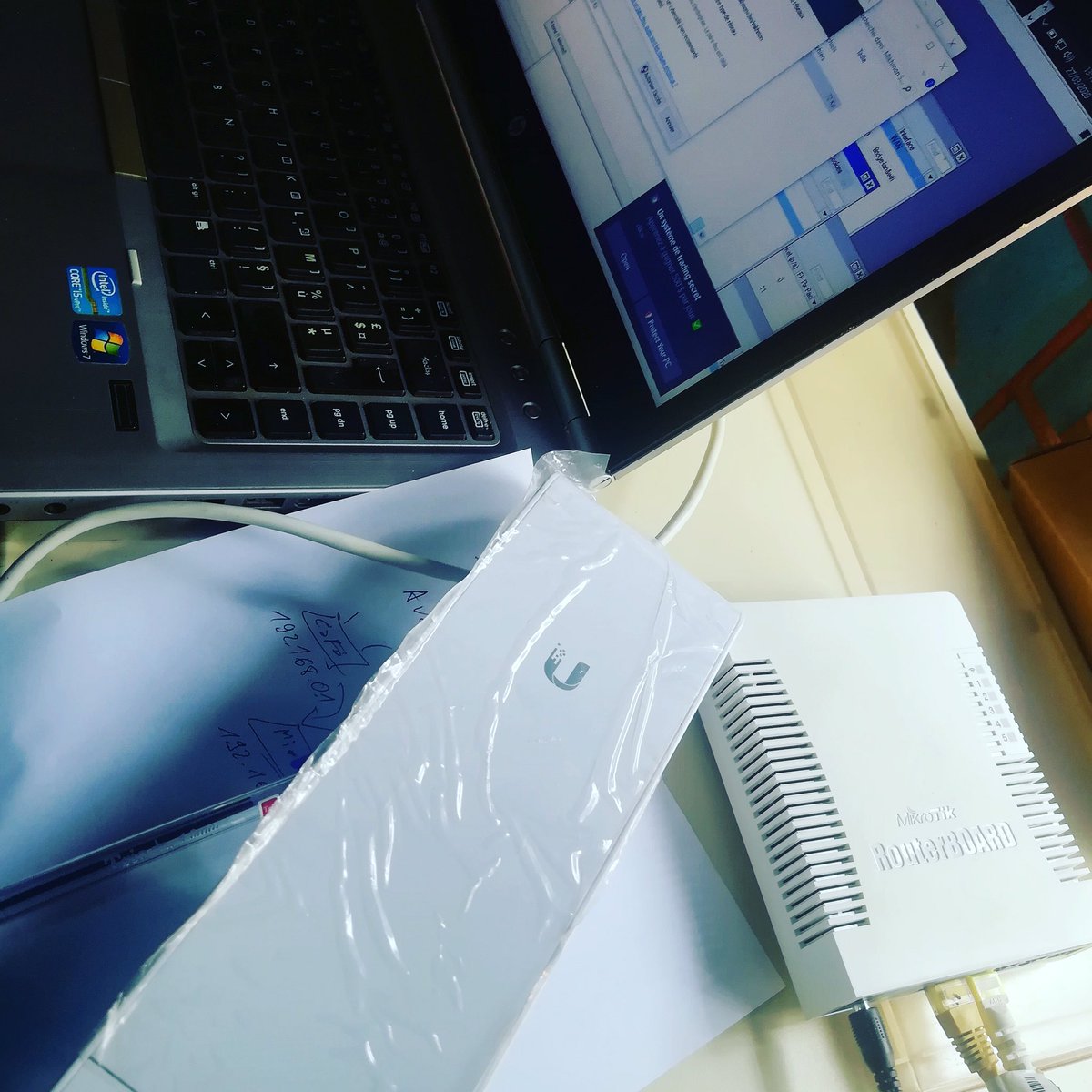 alex_assi's tweet photo. #MikroTik with #ubiquiti M2 #hotspot  #mikhmon. #MNA https://t.co/FqbIlNHL6O