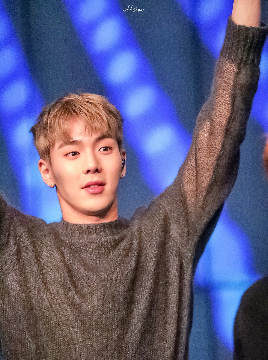 offshw's tweet image. 괜찮아、걱정하지마、현우야〜
너의 회복에 집중하자! 나는 참을성 있게 너를 기다릴 거야
우리 함께 건강하게 지내장 💞

#셔누 #ショヌ #SHOWNU  @OfficialMonstaX