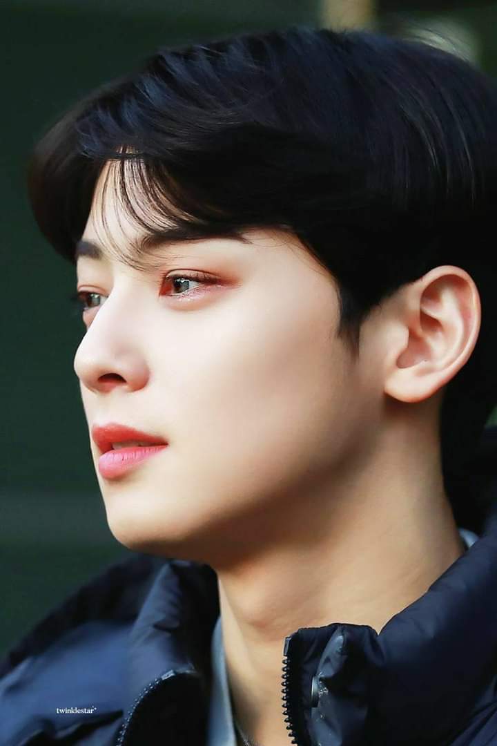 _equilibriumm's tweet photo. @IunaticoFeliz I already joined many competition like this but i didn't won, i hope this time just a birthday present thank you in advance #3yearsWithAstro #ASTRO #knock #GATEWAY #GATEWAY 
@juzt_me0426  @ja_roha  @astroUwU__  @_jinnnny  @AnjeAroha  @ar0hahwaiting https://t.co/SFcXFJuWbQ