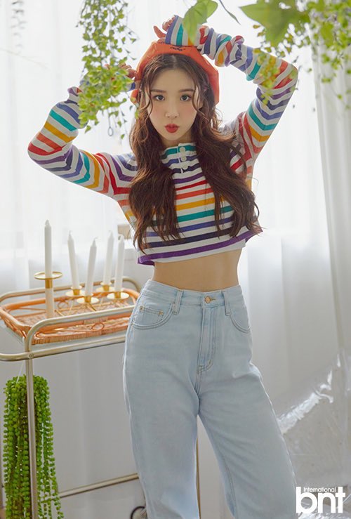 low quality heejin tweet media