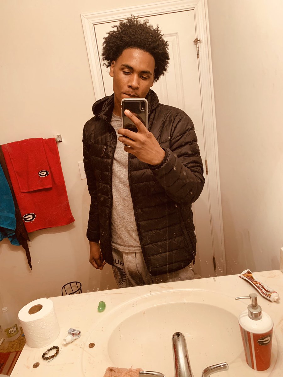 Dc_young14's tweet photo. Grinding fornite tired no sleep 🥱🥱🥱 https://t.co/q3ZX1HGZtI