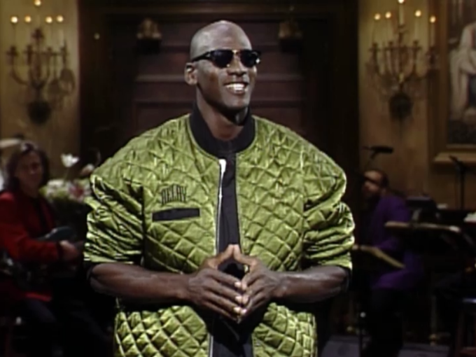 JasmineLWatkins's tweet photo. Mike was getting them 90s fits off tho #TheLastDance https://t.co/udoPgkvg1V