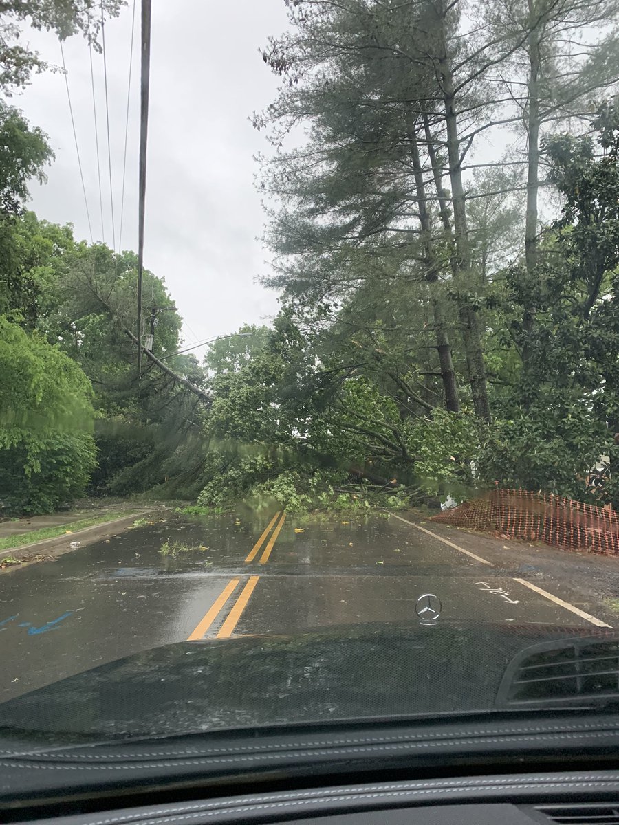 rsohenderson's tweet photo. Looks like this was the cause of our #poweroutage in #Nashville https://t.co/x2LPt0G76o