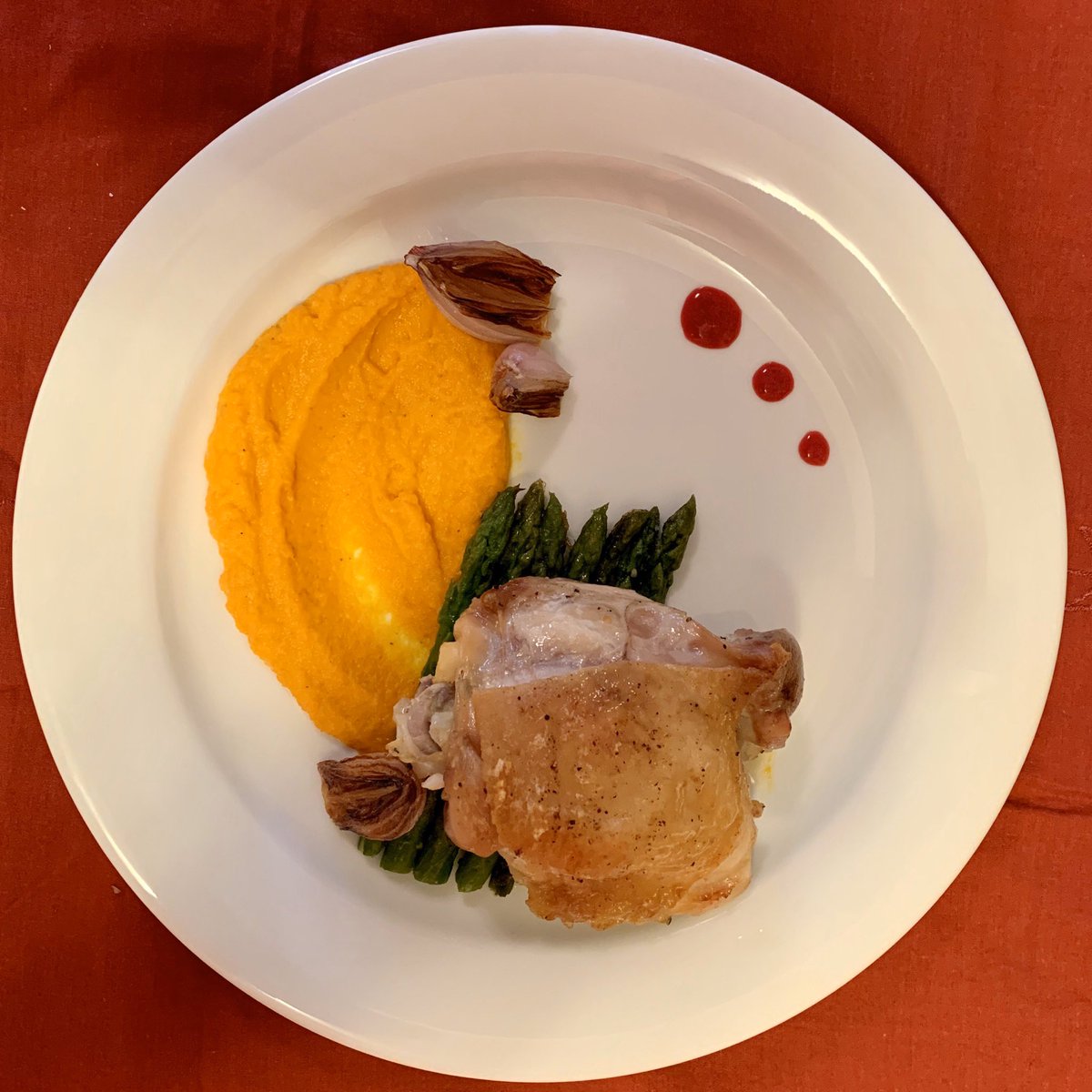 Dreymann's tweet photo. When daughter #2 (#CIAgrad) is in charge of a birthday dinner for daughter #1. https://t.co/fCQZ9l7zpa