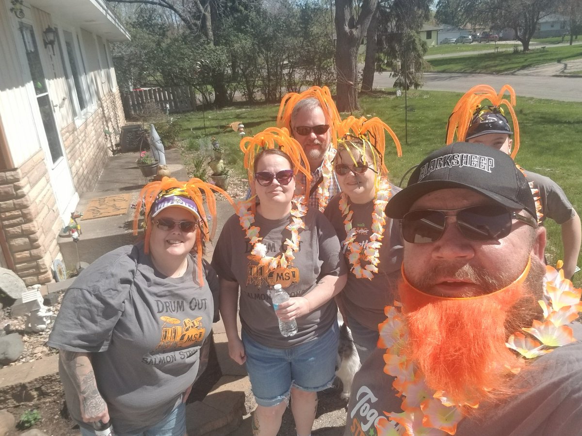 papasalmon's tweet image. We did our #VirtualWalkMS today through the neighborhood. Lots of smiles and waves @mssociety