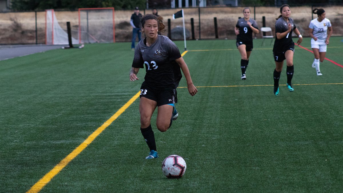 golutes's tweet photo. - Gregg &amp; Magee - Athlete of the Year

- Moore &amp; Hunting - Career Achievement https://t.co/Ln5rJFqfYE