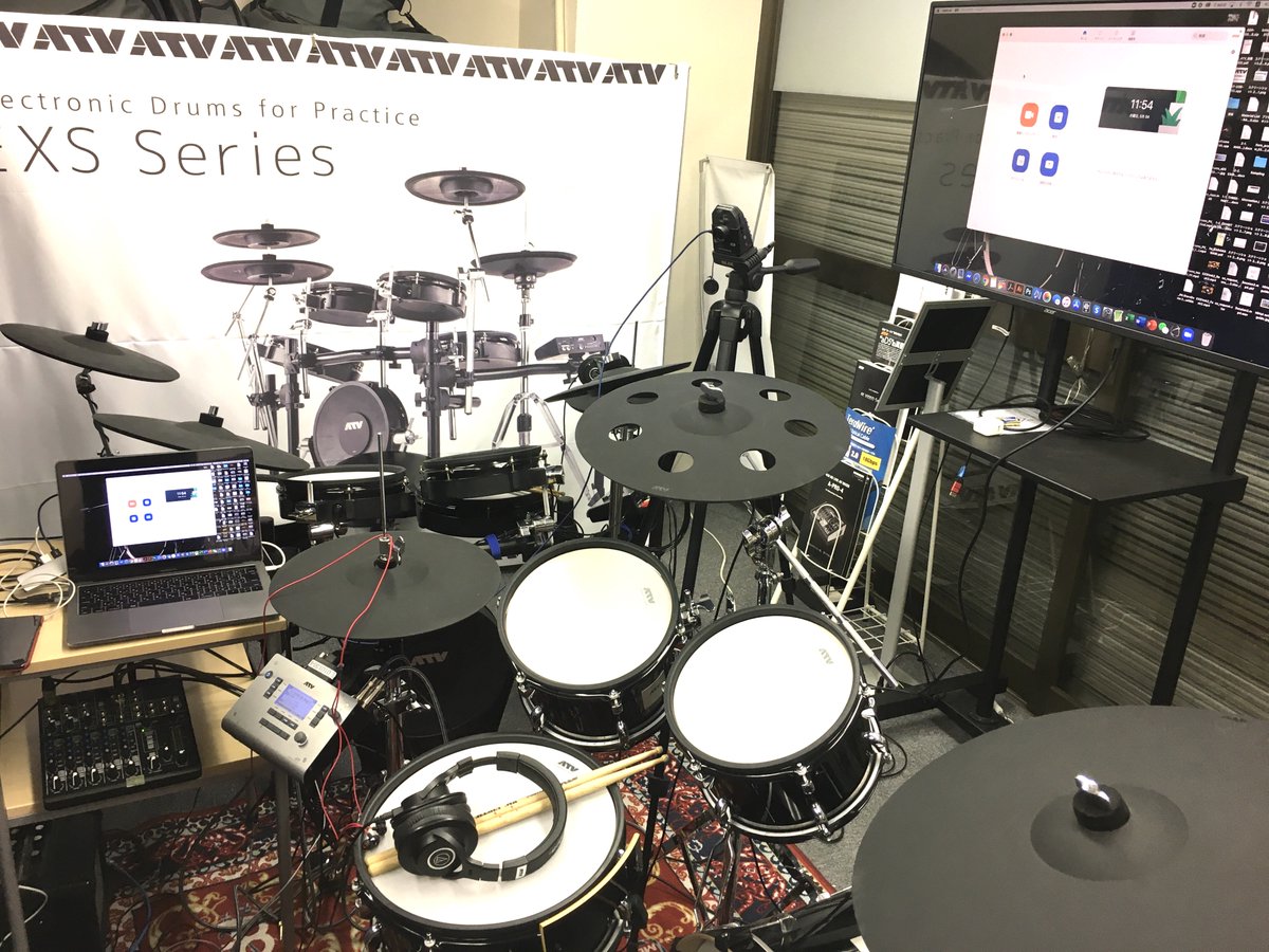 atv_corporation's tweet photo. 今日のZoomセッションの準備中。ちょっと大掛かり。
@ShiraiMusic @hyousaku @tazrow #ATVcorporation #aDrums #aD5 #EXS5 #EXS3 https://t.co/V9Nup2KT2h