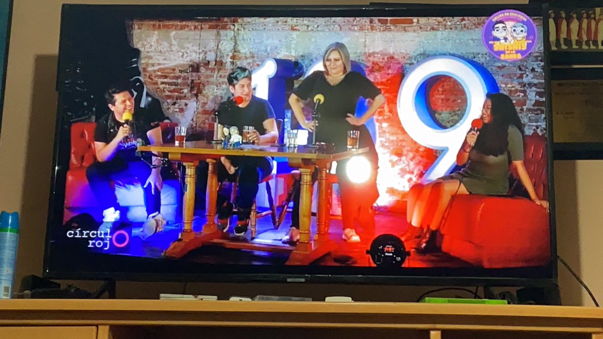 ronz0n's tweet photo. Aplausos al @Gerryrod_ por comerse las 2 donas #ShishisPaLaBandaOnline señora #nosehagapendeja y hagamos #trentopic este evento @AnaJuliayeye @Soytupmadre https://t.co/ccyBrlYIzj