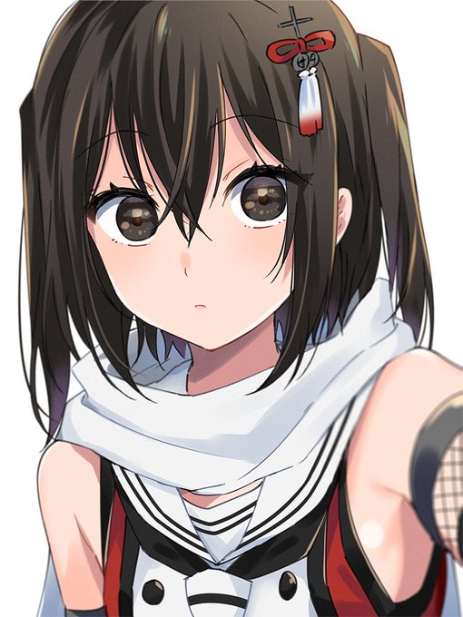 ※やってみて!という要望のままに自撮りをする川内※
那珂「もっと笑って!」神通「目線を外すのもテクいらしいですよ」川内「よくわからん…」 