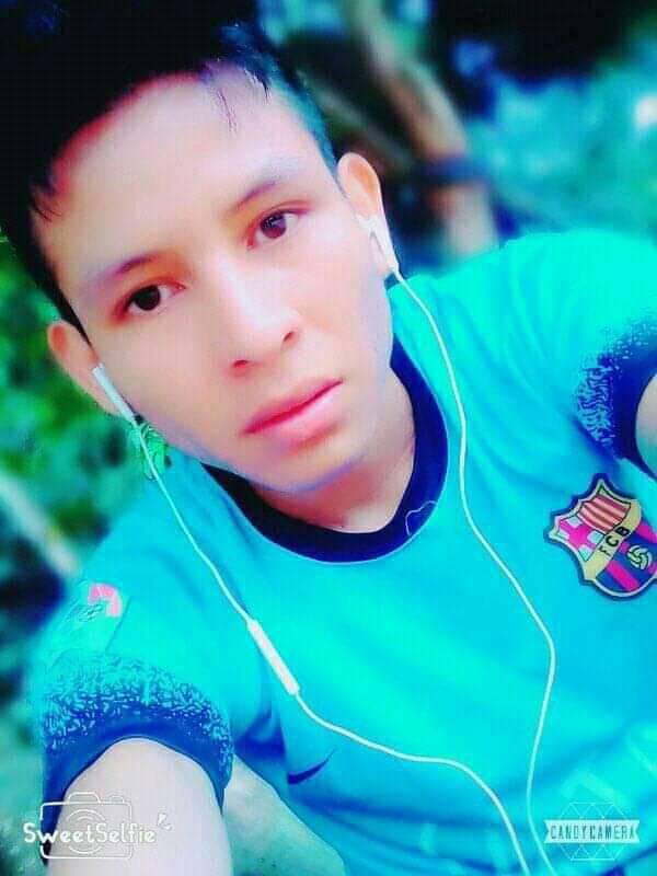 HeteroSordos's tweet photo. Rico hetero de 22 quien le quiero chupar 😏😏 ...!! #PERÚ #SORDO https://t.co/iU52EA677O