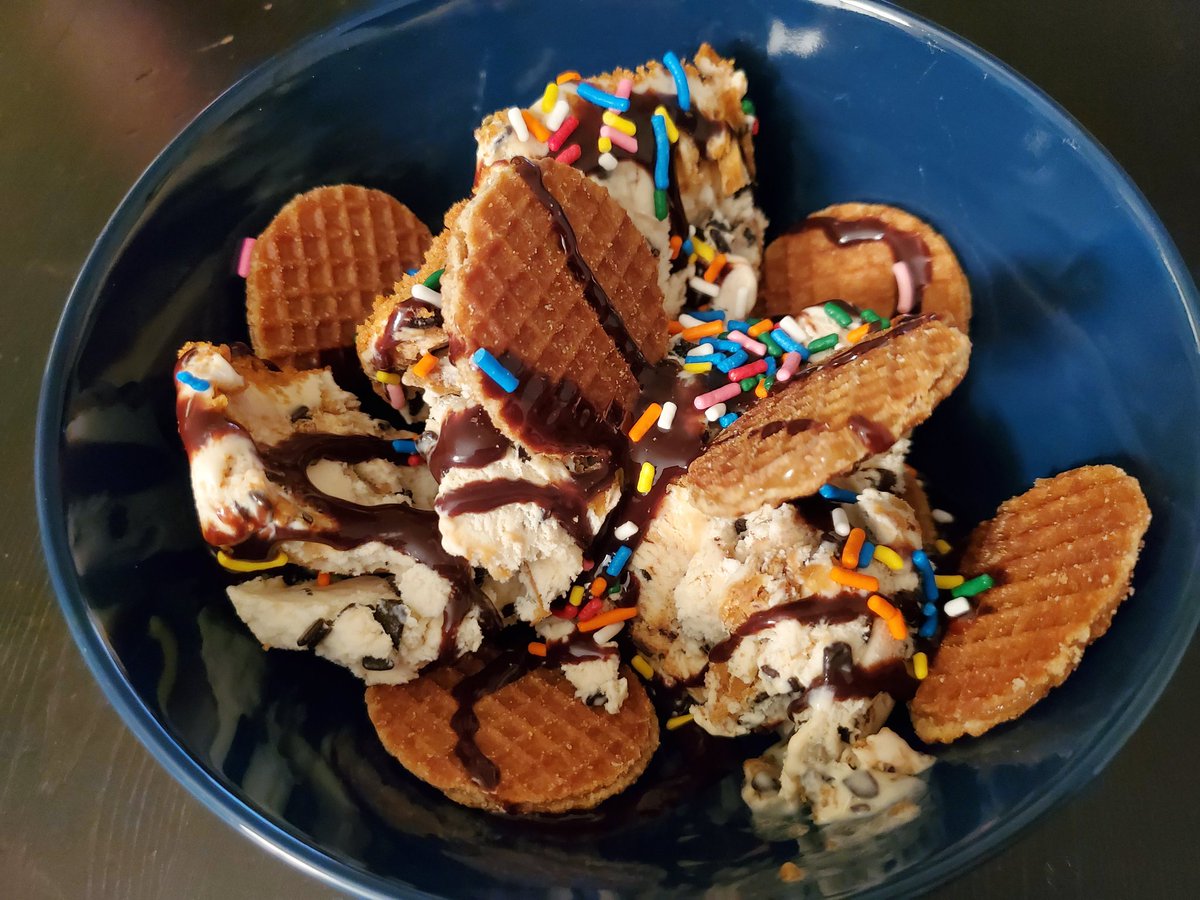 jknapfel's tweet photo. So I did a thing. I bought #Biscoff ice cream and mini #Stroopwafels recently. Tonight I thought, "Maybe I can make a sundae with them?" I was trying to think of a good name for my creation, like "The Non-Rev Surprise" or something #Avgeek, but nothing yet. 😉 #CookingWithJason https://t.co/Kn6yngm1pf
