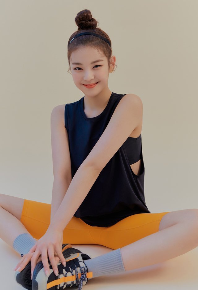 CHOIJISU_TH's tweet photo. (📸) ITZY x ANDAR 2020 Early SUMMER ในคอลเลคชั่น ‘COLORFUL LAYERS’ 

#ITZY #있지 #LIA #리아 @ITZYofficial https://t.co/GnvAhFvSgY