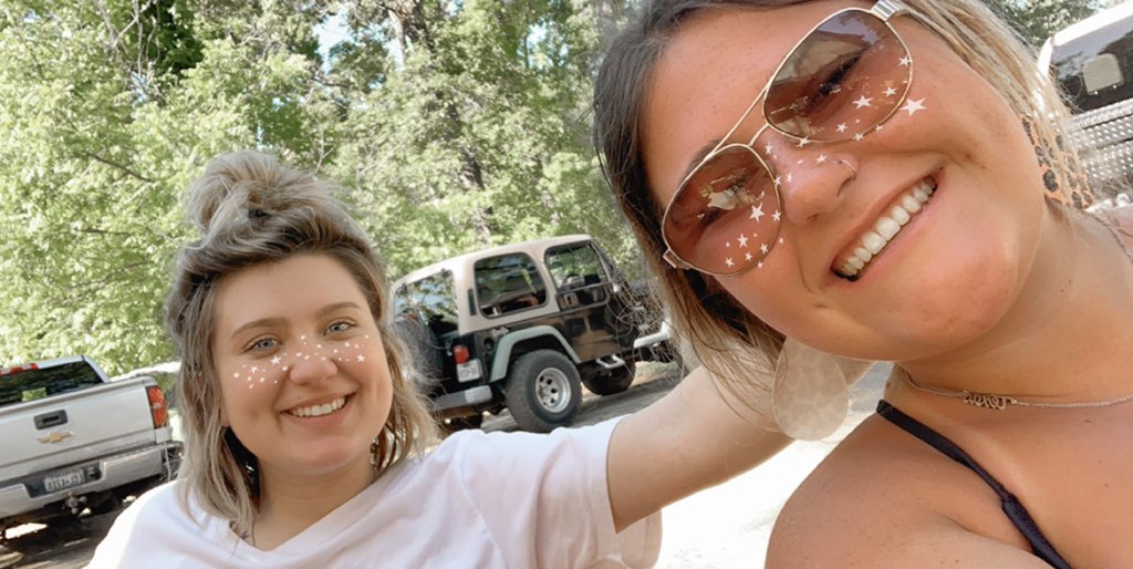 vannah__jordan's tweet photo. YALL I GOT TO MEET MY NIECE & SEE MY BFF AGAIN !!! MY LIFE IS COMPLETE 💗 #webackbitches #fuckquarantine https://t.co/Hun8Z8a0p8