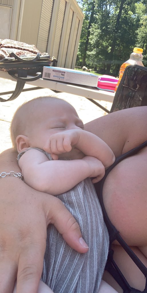 vannah__jordan's tweet photo. YALL I GOT TO MEET MY NIECE & SEE MY BFF AGAIN !!! MY LIFE IS COMPLETE 💗 #webackbitches #fuckquarantine https://t.co/Hun8Z8a0p8