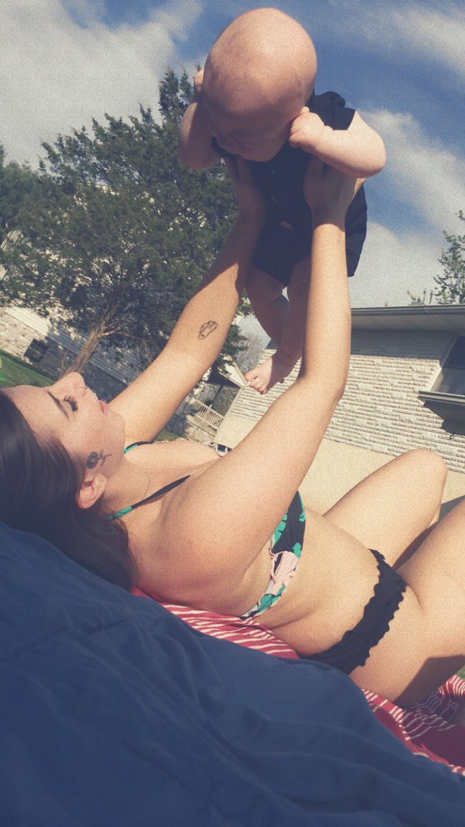 sourpineapplexo's tweet photo. You are my sunshine ☀️ https://t.co/5kSmmloAmx