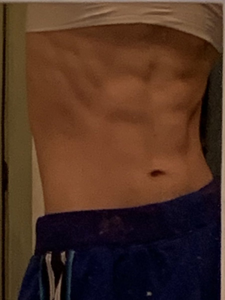 は 腹筋割れてきた もうちょっと頑張ろ 男子高校生 彼女募集 彼女募集中 腹筋 高身長 T Co V0eqkzbqi0 Twitter