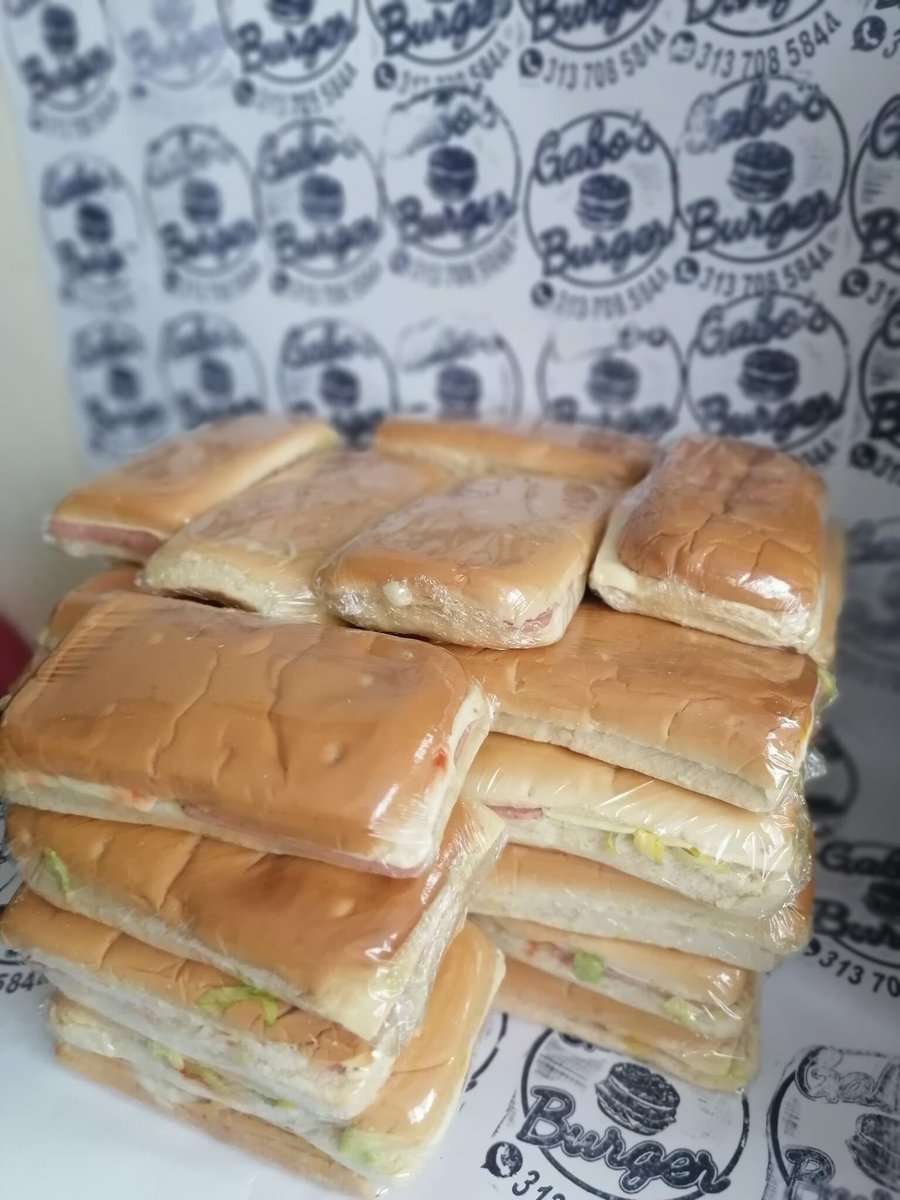 AlimentacinCom1's tweet photo. 👉 En Pasto, Gabriel Mendoza Mora inició su negocio Gabo's Burguer y con las utilidades de este primer mes, donó desayunos. #Solidaridad #AlimentaciónenTiemposdeCrisis https://t.co/6ixdAMcOHf