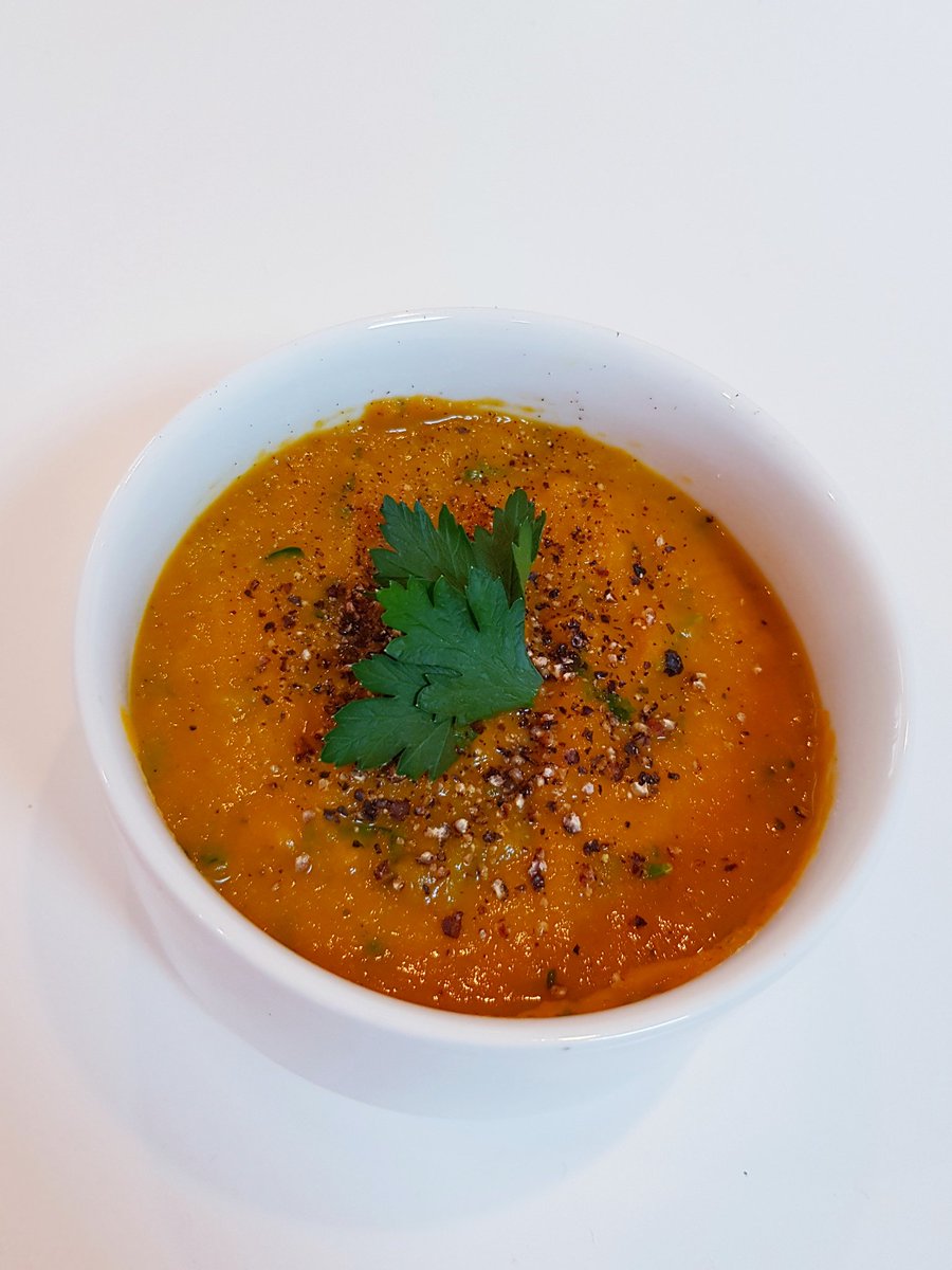 potpanpetrie's tweet photo. Cattor and coriander soup. 

Recipe at https://t.co/LGyFERVHQg

#Foodie #food #recipe #cook #cooking #eat #home #foodblogger #soup #carrots #carrot #coriander #carrotandcoriander https://t.co/F1PMlKD0WD