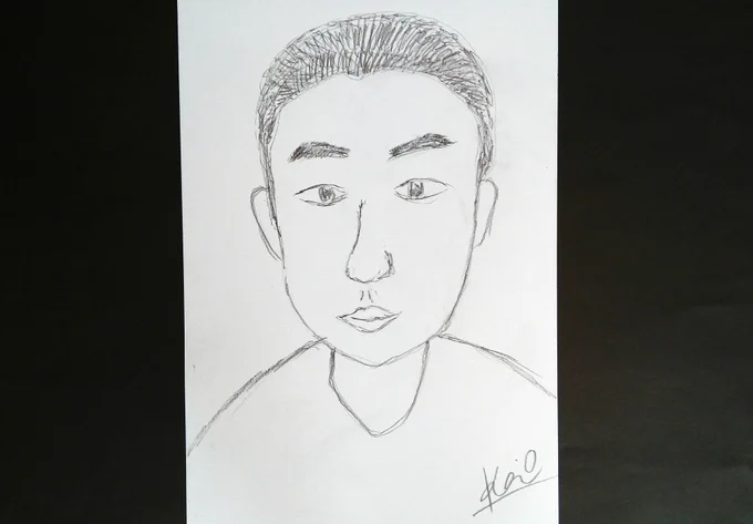 自分描きました。これは似てますw
#絵描きさんと繋がりたい #自画像 