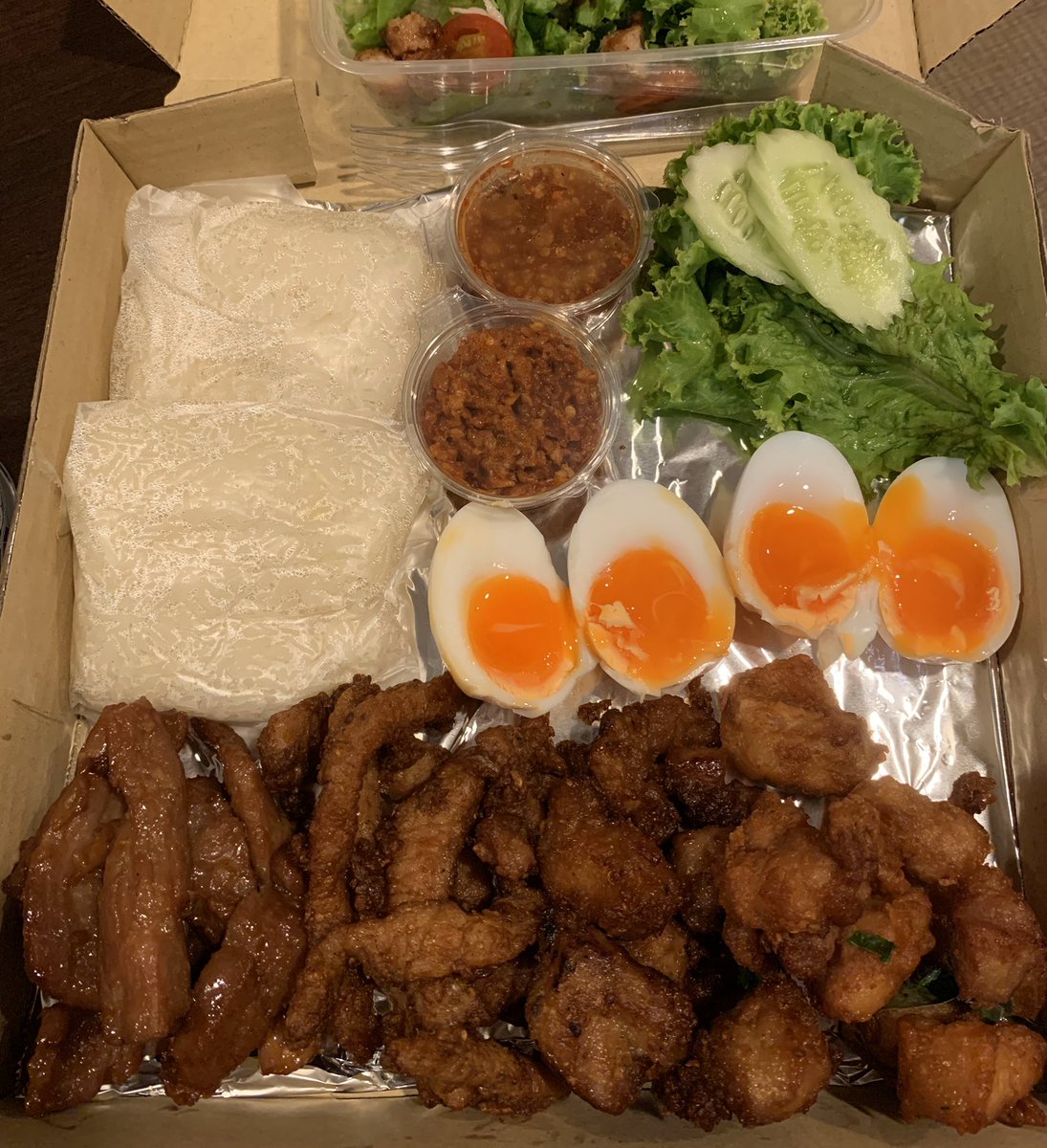 วันนี้กินอะไร tweet media