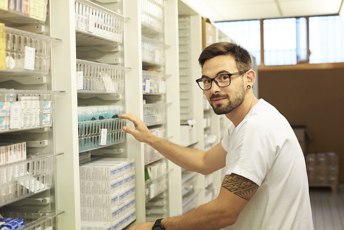 inst_entreprise's tweet photo. ➡️ #HistoiresdEntreprisesEnAction : Focus sur @pretermainforte, qui met en relation des bénévoles non soignants et des établissements de #santé en besoin sur des fonctions supports #solidarité #COVID19 👥
👀 Initiative citoyenne à découvrir 👇
https://t.co/zncrIGFiz4 https://t.co/BOO35uzKl0