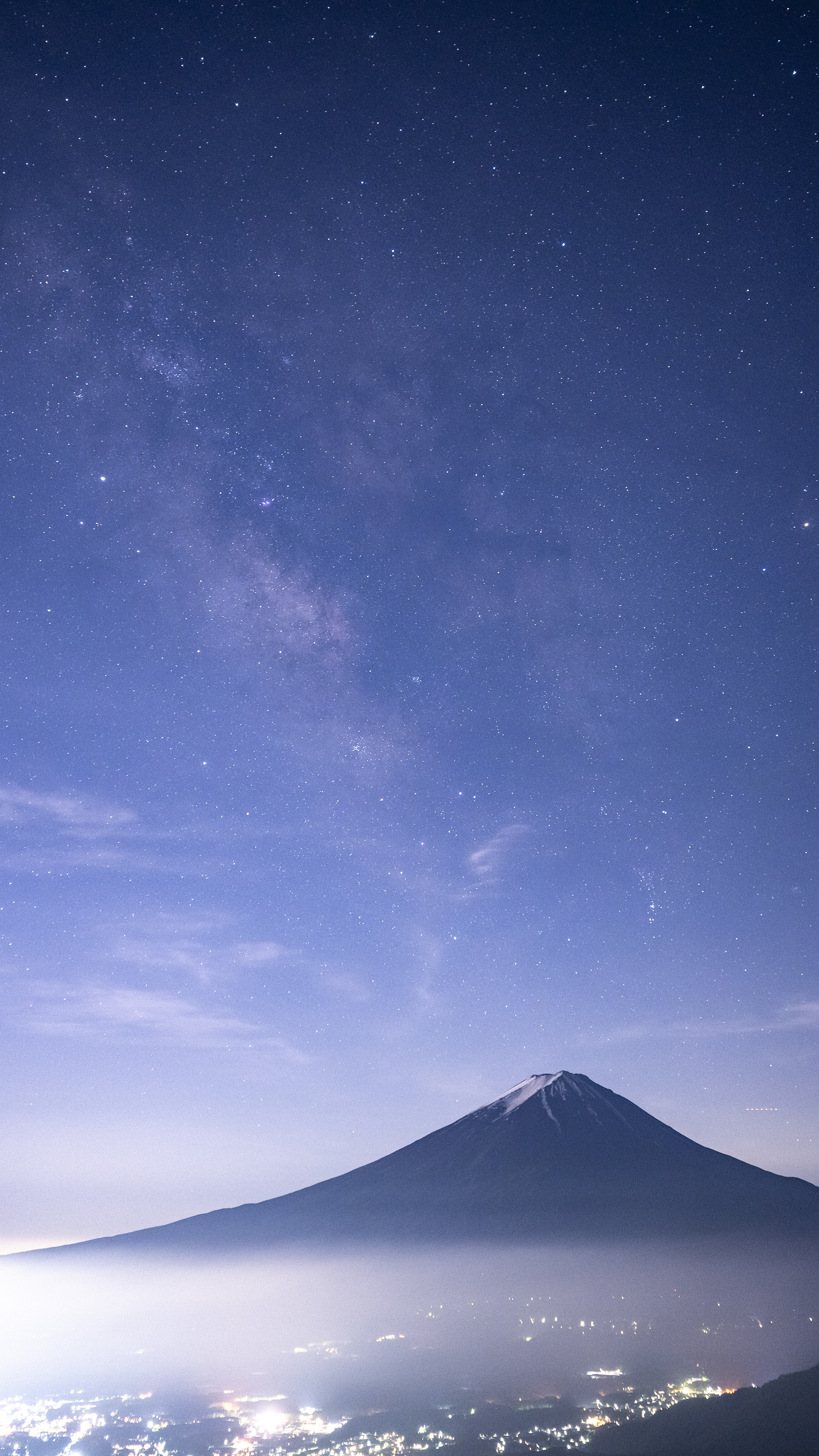 北山輝泰 スマホの壁紙として使える星空写真を無料で配布します それぞれ1 2と9 16でご用意しました お持ちのスマホ に合わせてご自由にダウンロードしていただければと思います いいねと思っていただけた方 Rtやフォローをしていただけると励みになり