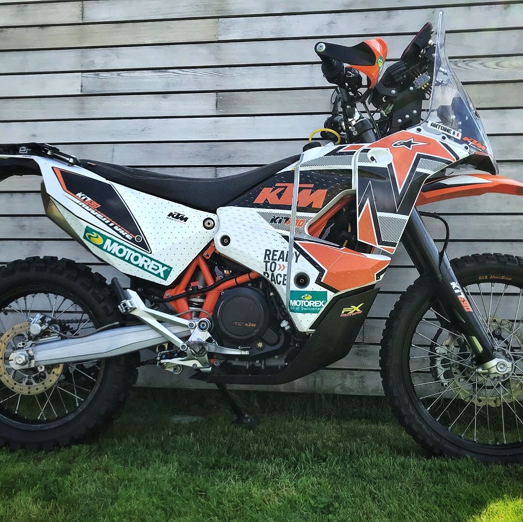 eosmoto's tweet photo. Antoine has prepared his #KIT690 for a new adventure through the French outback. #ridemore #ktm690enduro #690enduro #adventurekit #motorcycle #Adventureriding #Mototravel #Motorcycletravel #Dualsportlife #Motorcyclelife #motorcyclejourneys  #motosocialdistancing https://t.co/nekRPhtpuS