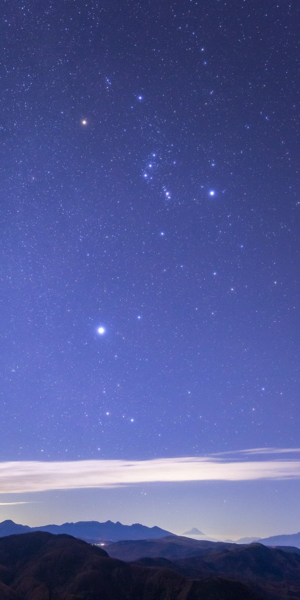 北山輝泰 على تويتر スマホの壁紙として使える星空写真を無料で配布します それぞれ1 2と9 16でご用意しました お持ちのスマホに合わせてご自由にダウンロードしていただければと思います いいねと思っていただけた方 Rtやフォローをしていただけると励みになります