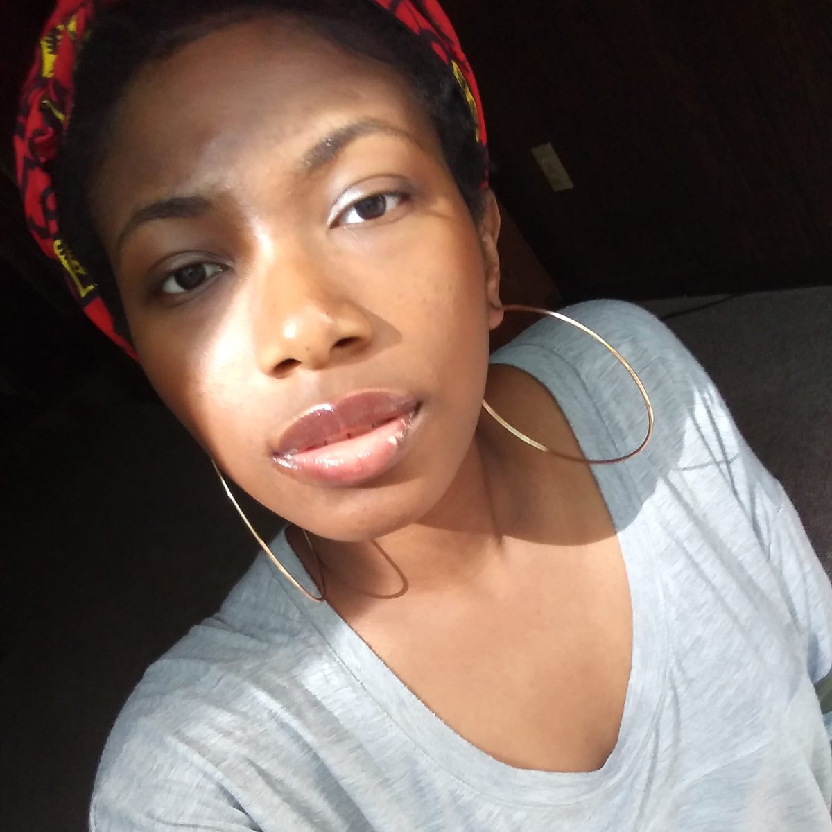 VivianNneoma8's tweet photo. Hey! My name is Vivian and I currently attend South Cobb high School. I'm Nigerian and I cant wait to attend to GSU in the fall. I plan to major in Nursing and dream to have my own private practice one day. I look foward to making new friends!!! 
Fallow @atl24class https://t.co/bez5Fv1SBH