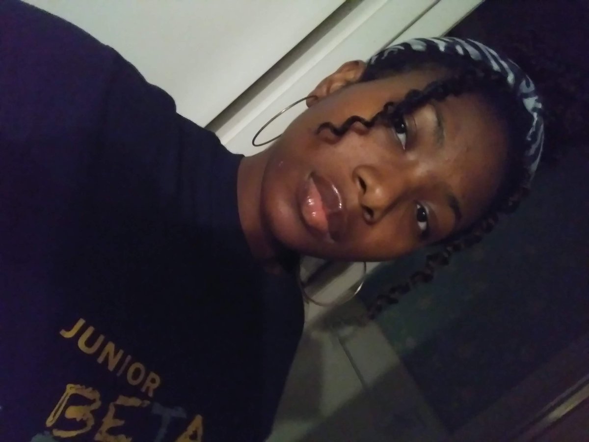 VivianNneoma8's tweet photo. Hey! My name is Vivian and I currently attend South Cobb high School. I'm Nigerian and I cant wait to attend to GSU in the fall. I plan to major in Nursing and dream to have my own private practice one day. I look foward to making new friends!!! 
Fallow @atl24class https://t.co/bez5Fv1SBH