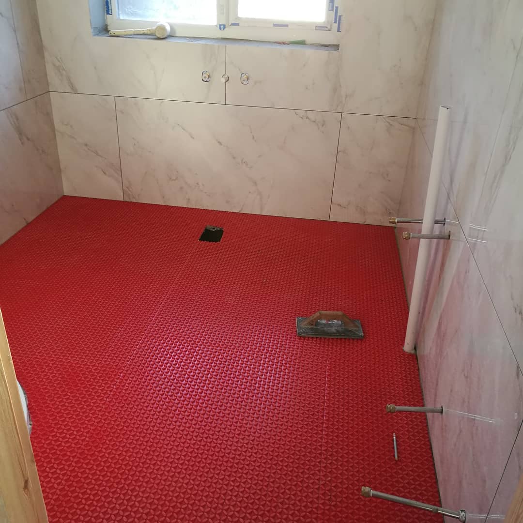 Warmup_Plc's tweet photo. @ACTiling Andy Carroll working with "his favourites" Using our DCM-PRO System for the install.
#underfloorheating #install #dcmpro #bathroom https://t.co/7YExpb4JG9