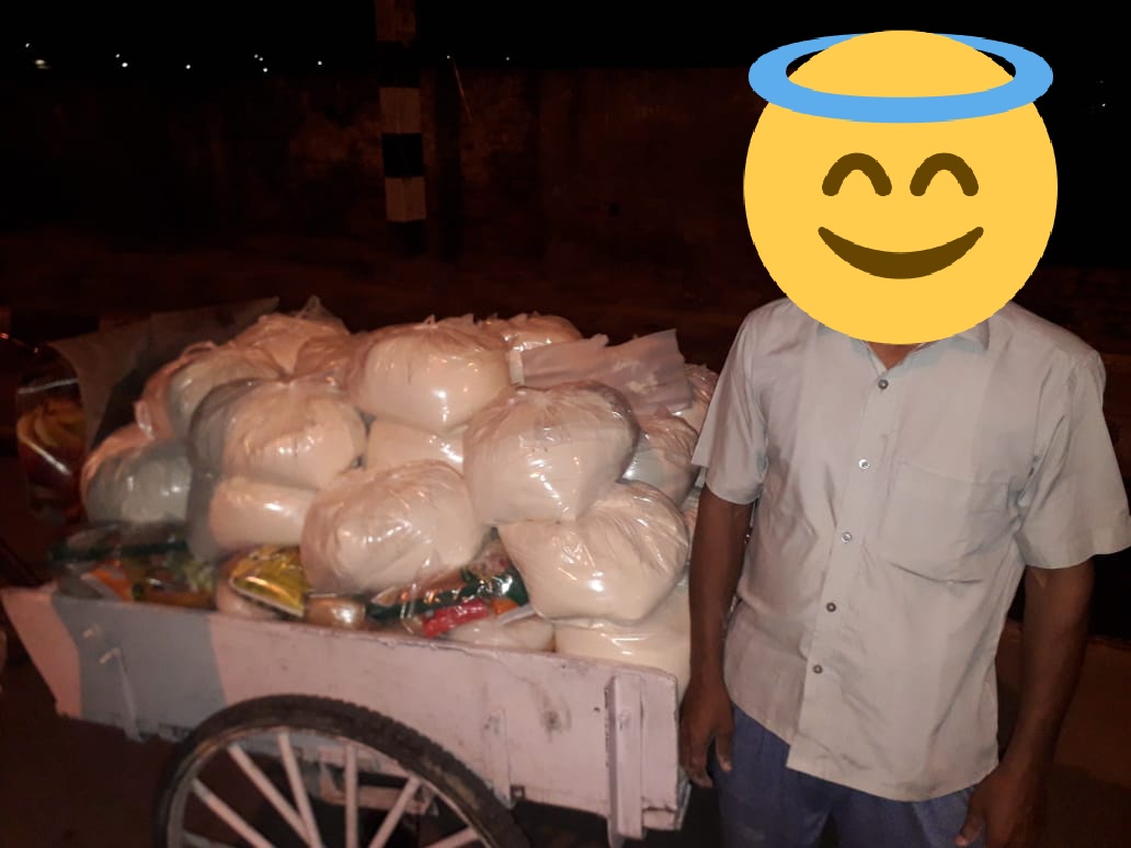 Kissekahaaniyan's tweet photo. In last two days, we have delivered ration to 350 families. ❤️

We have no funds left to procure more ration for today. 😭

And there are many more families who are in need. 😔

Kindle DM me for donation details. ❤️ https://t.co/kAJcg9bkqM