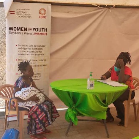 CAREUganda's tweet photo. @CAREUganda through the #WAYREP project is providing psychosocial First Aid to mothers @Gulu Refferal Hospital in line with @GovUganda and @MinofHealthUG precautionary measures against #COVIDー19 @CAREECSARegion @careAustria @JaneRuth_Aceng @DianaAtwine https://t.co/KF3xBWnNg5