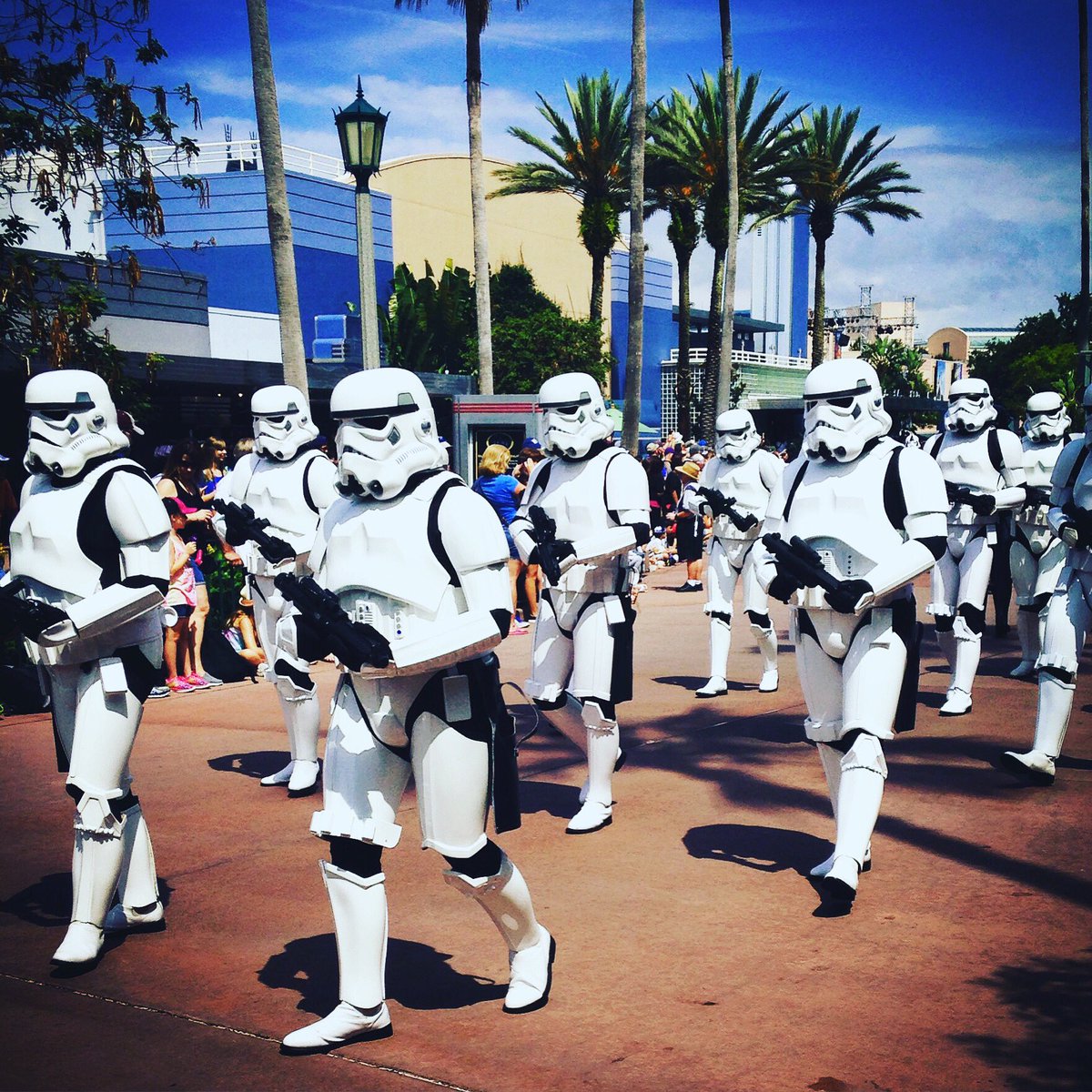 ⭐️ ⚔️ #MayThe4thBeWithYou

#StarWarsDay #HollywoodStudios #Stormtrooper