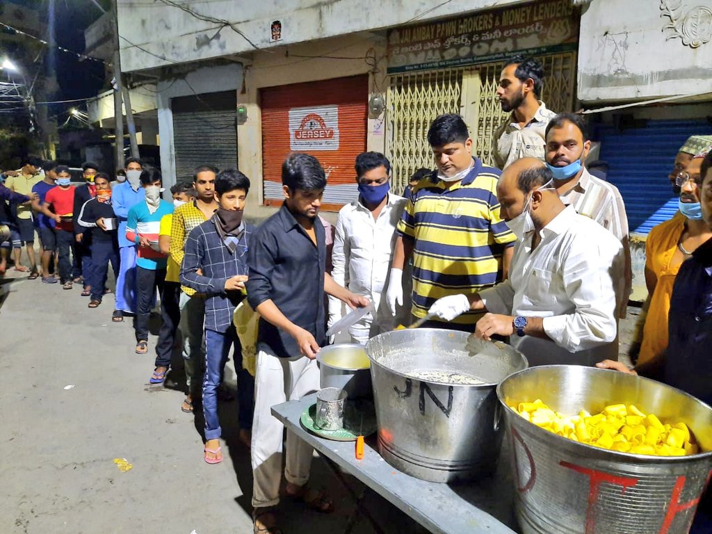 masitrs's tweet photo. In Ramadan everyday arrangements for suhoor meals (pre-dawn meals) among 400 migrant workers hailing from Jharkhand, Bihar, Orrisa &amp; other states underneath Begumpet Flyover. Also I have donated my 6 months salary for providing essential groceries for needy. @KTRTRS https://t.co/HkPosYh1g8