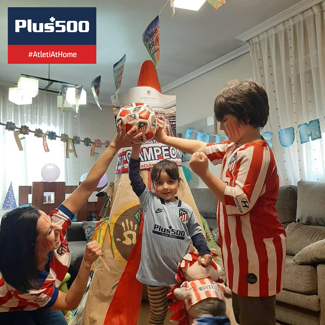 atletienglish's tweet photo. [😎📸] Check out the newest @Plus500 contest winners! Our main sponsor is giving away 500 official shirts.

There's still time to participate. Don’t miss out! ⤵️

🏧Post your 📸/🎥
📧Tag @Plus500 
#⃣Use #AtletiAtHome https://t.co/OzhYGr129X
