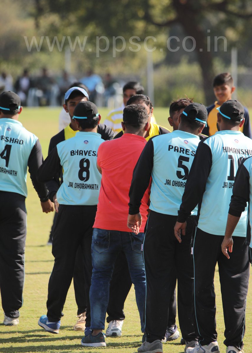 PatidarPPL's tweet photo. T354 - Grand Finale  RBC vs Jai Dhoramnath 😍👌👍 #grandfinale #flyinghigh #loveppsc #UTTARAYANFLEA #patidarpremierleague2019 #vivoindiatelangana #day11 #day12  #cricketcrazy #cocacola #closingceremony #freedomscreens #stayhomestaysafestayfit https://t.co/F6pHmwpLFS
