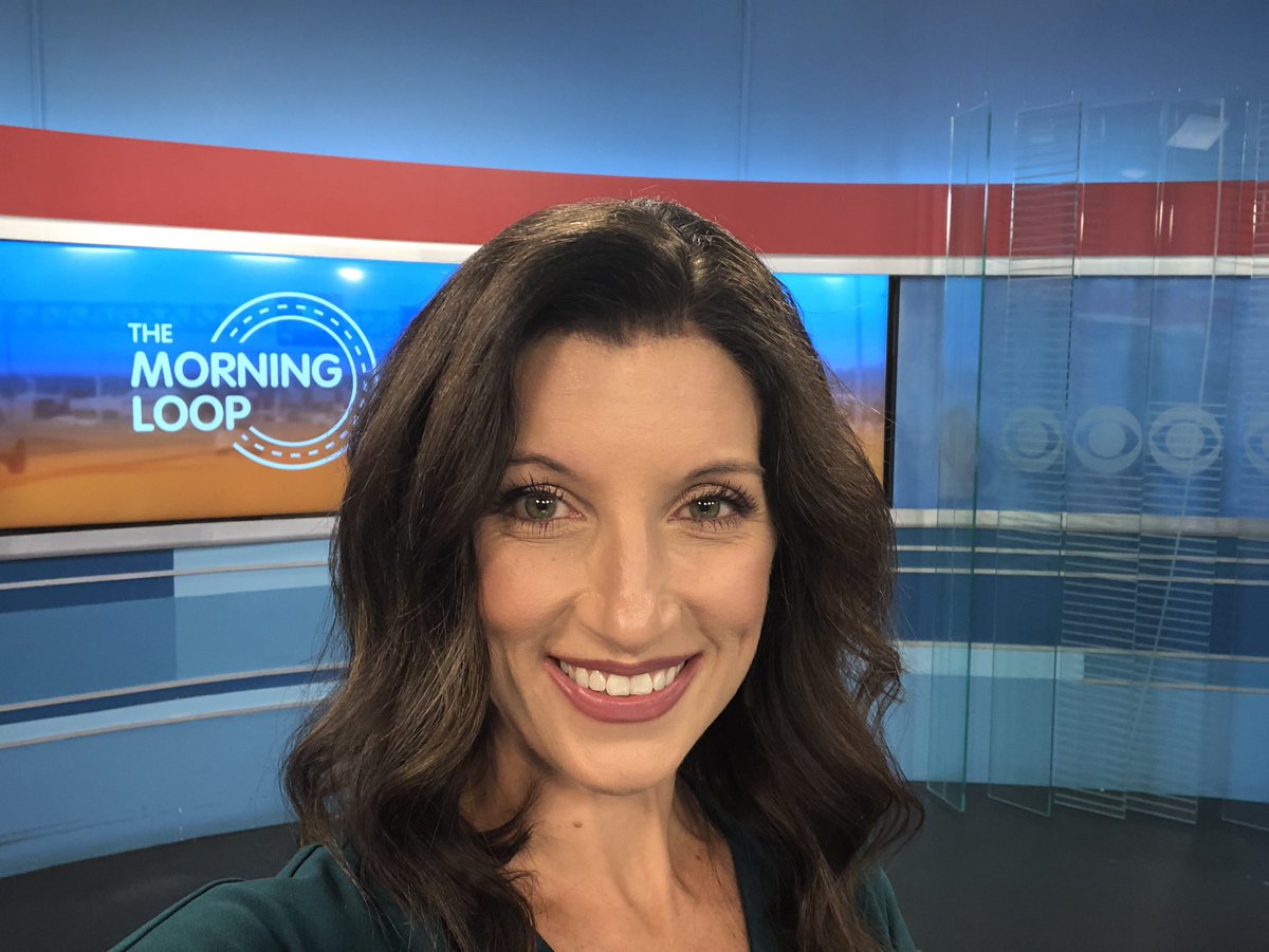 KeepingUpDanaH's tweet photo. Wish she was sitting by my side this Monday morning, but so great to see Jen this AM. Join us now for the Morning Loop! #socialdistancing @jen_moynihan https://t.co/lmaobYdGs5