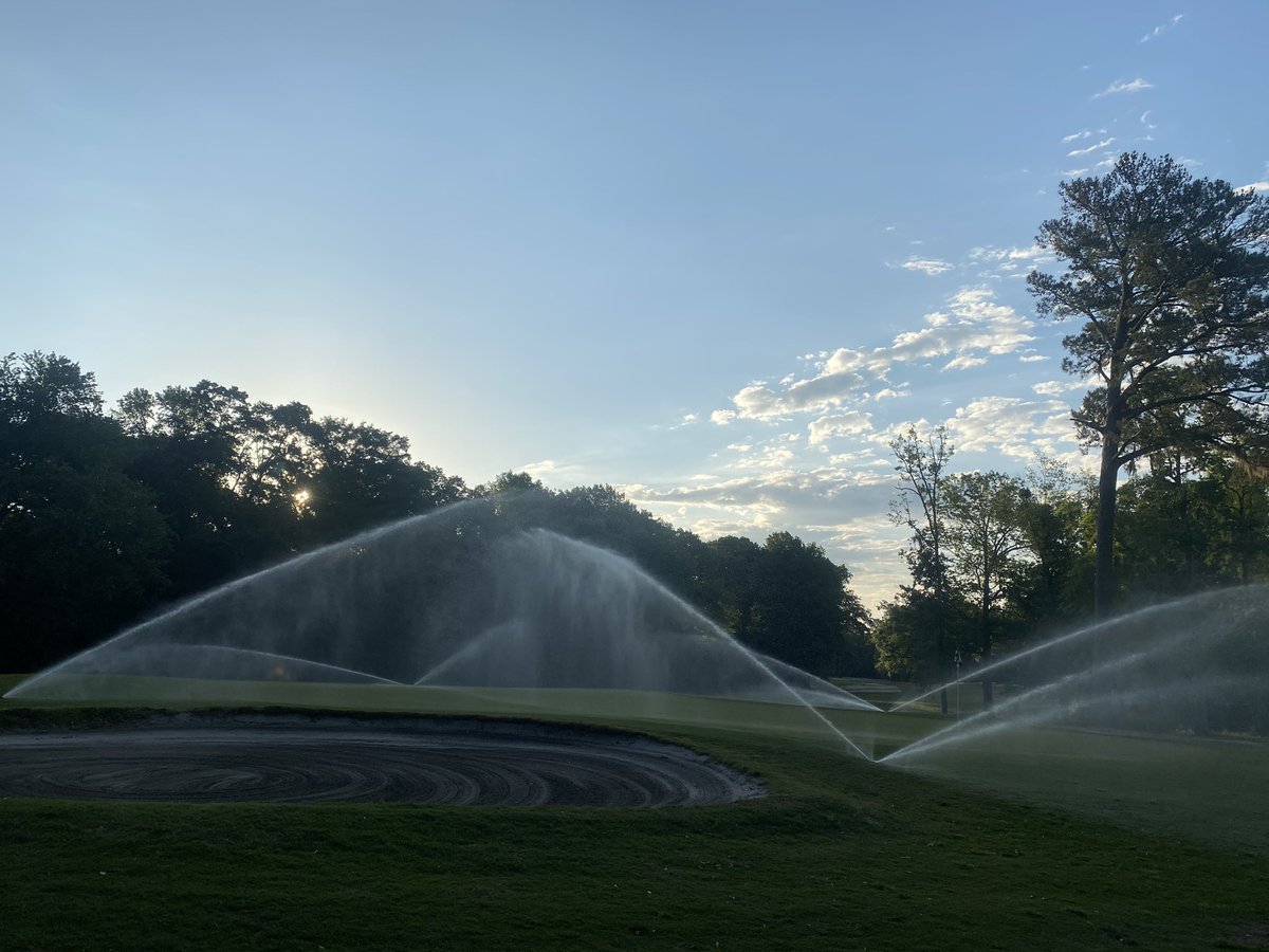 Tom_Taylor1421's tweet photo. Getting my steps in this morning with some @Solutions4Turf #VerdeCal #CCSC #maintenaceMonday #MyCarolinasMorning https://t.co/bPe8JIOorP