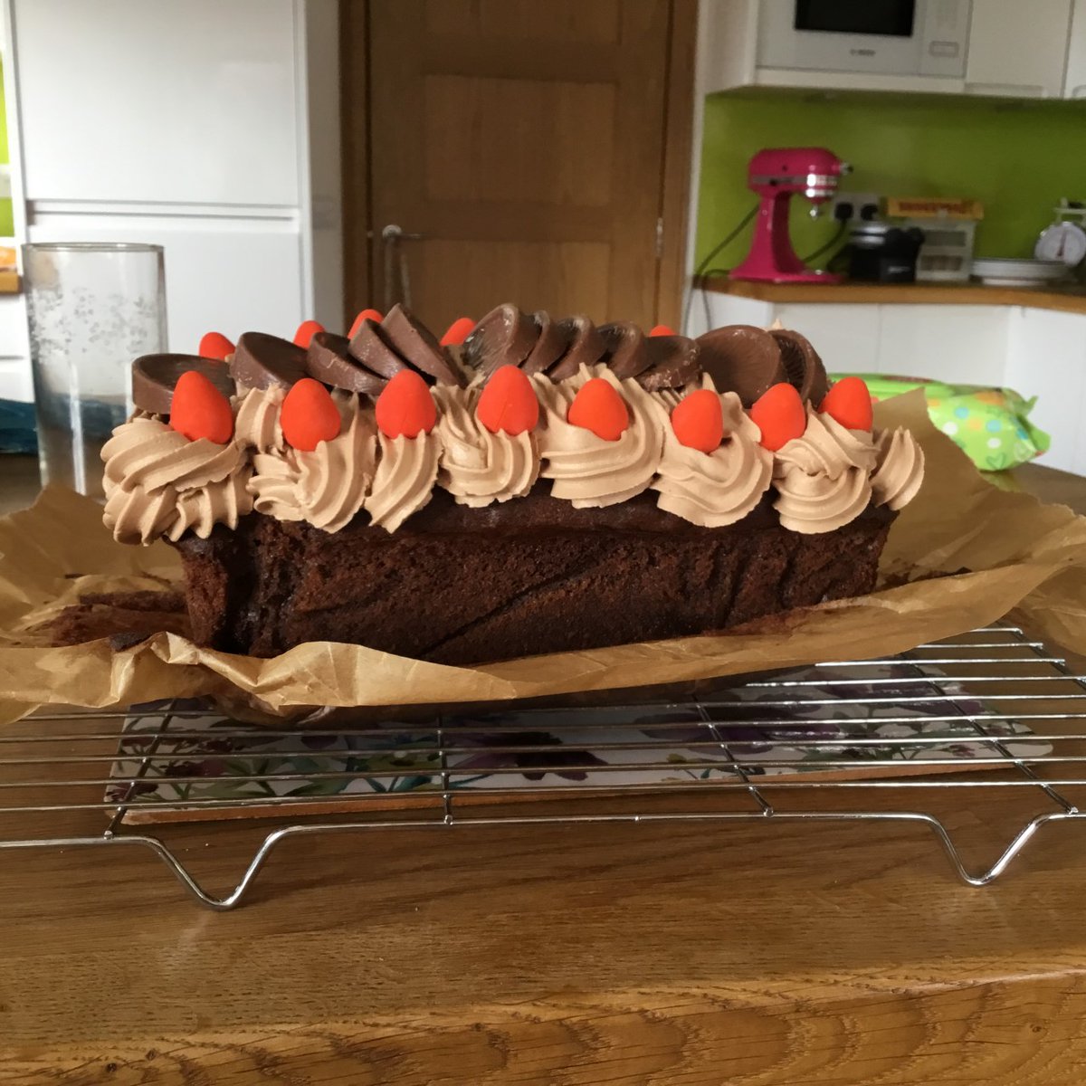 SirEScottSchool's tweet photo. Seall an ceic sgoinneil a rinn Ellie ann an GM 5-7, tha e a toirt an t-acras orm!!!
Look at the amazing cake Ellie in GM 5-7 made, it's making me very hungry!!!
#CNESLearning #CNESGaidhlig #biadh https://t.co/Q6zfSTUWV1